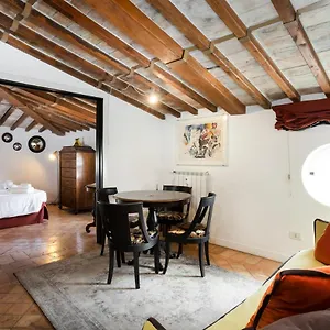Frattina Apartment