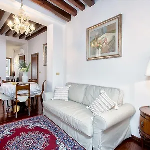 Residenza Calle Larga San Marco Apartment Venice
